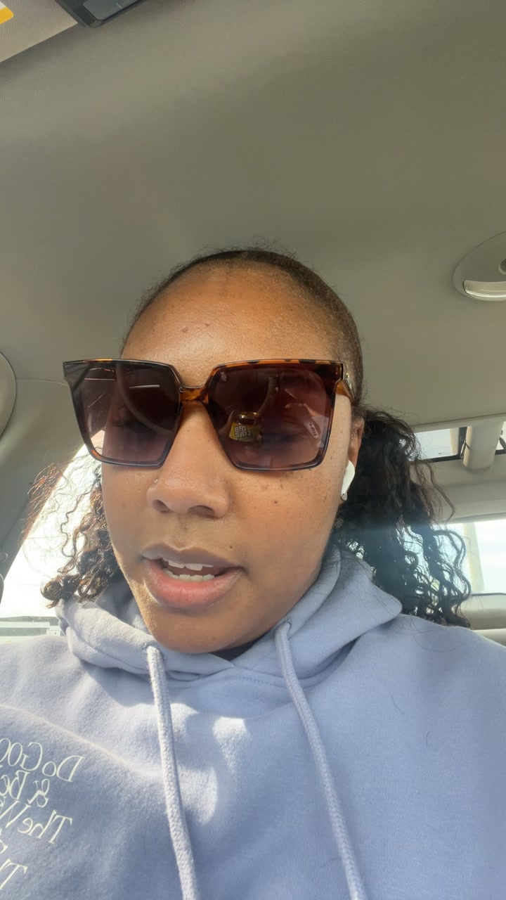 @Dee_Aleshanee