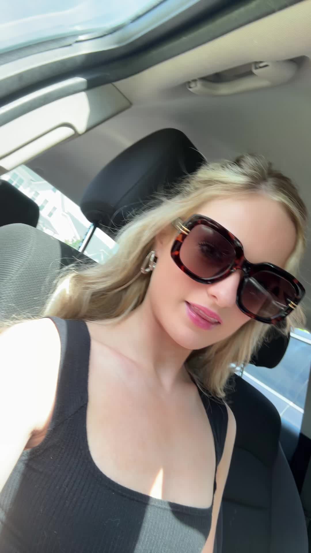 @Lucy_marrie09
