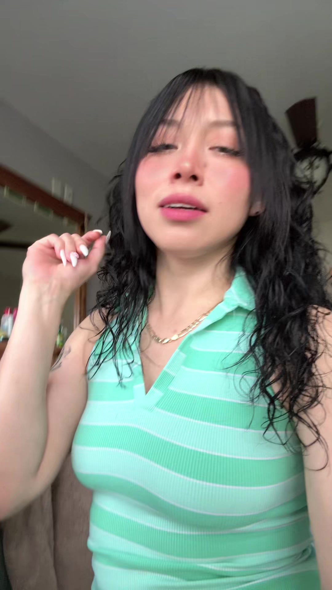 @👤