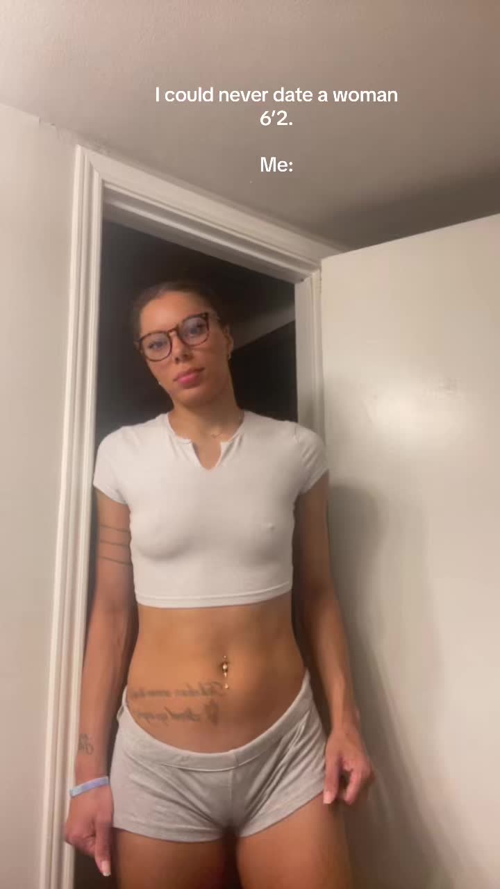 @𑣲𝐿ishaLongLegzzz ̤̮🎗️