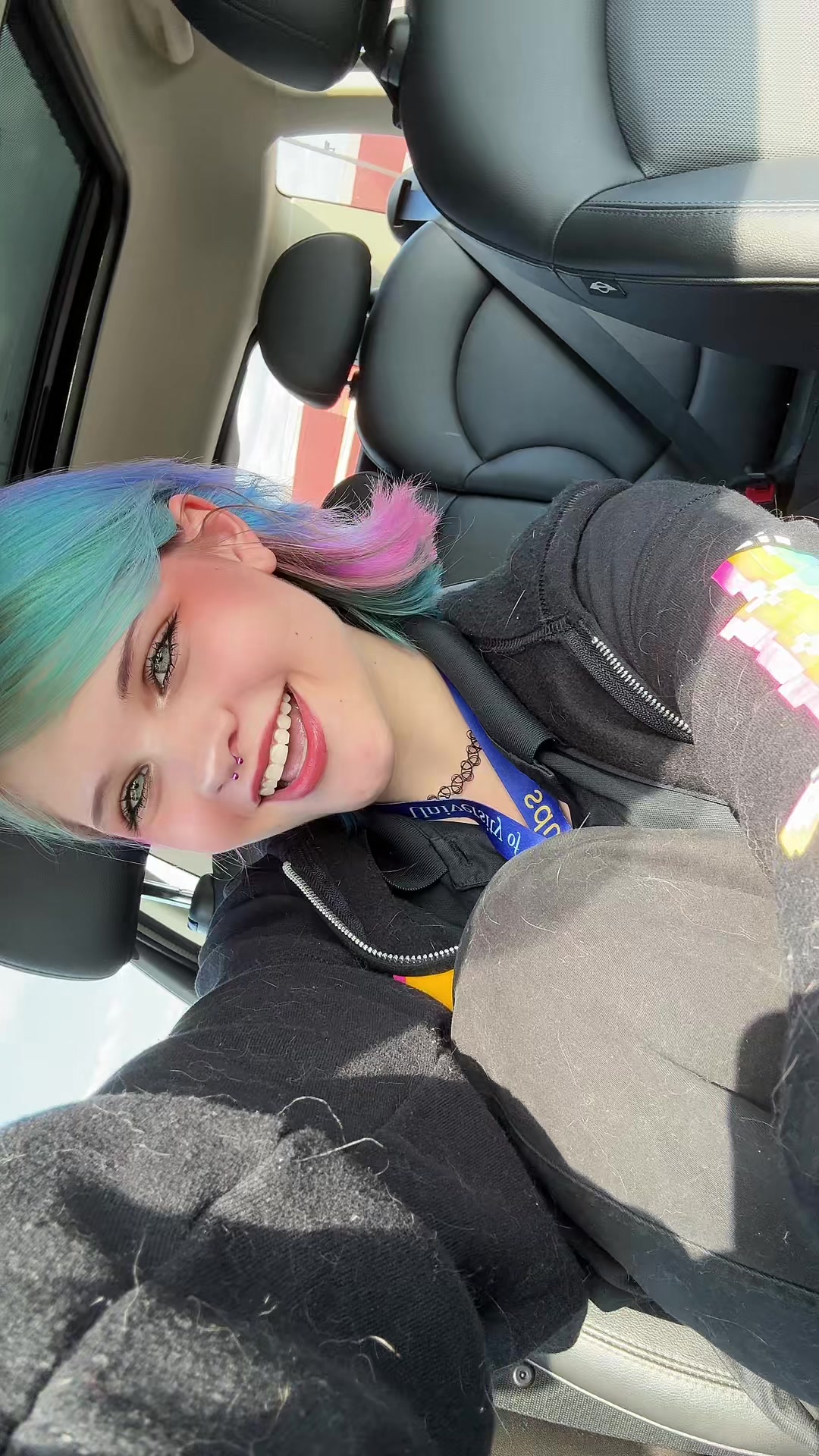 @Emi 🏳️&zwj;🌈