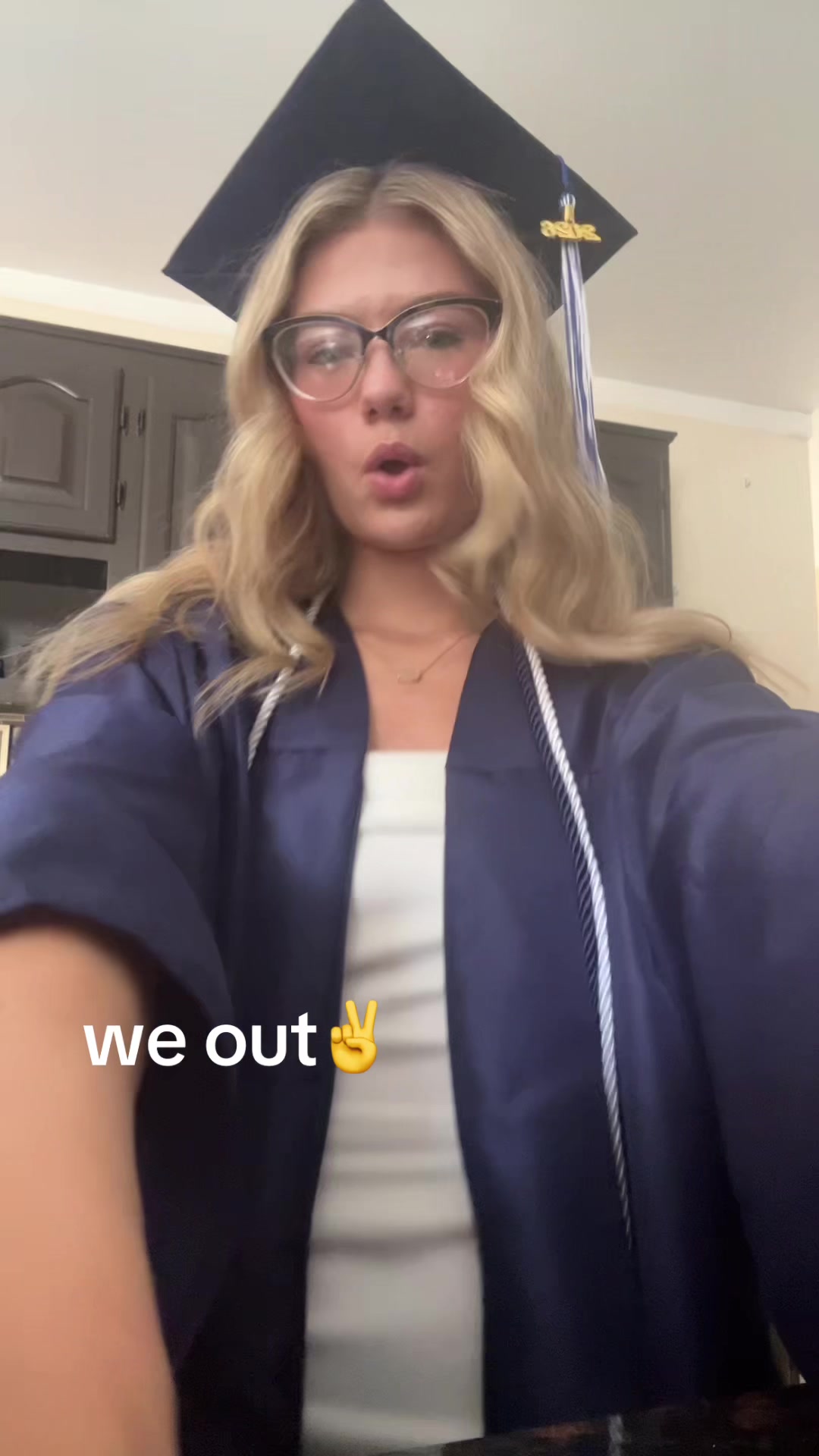 @bella