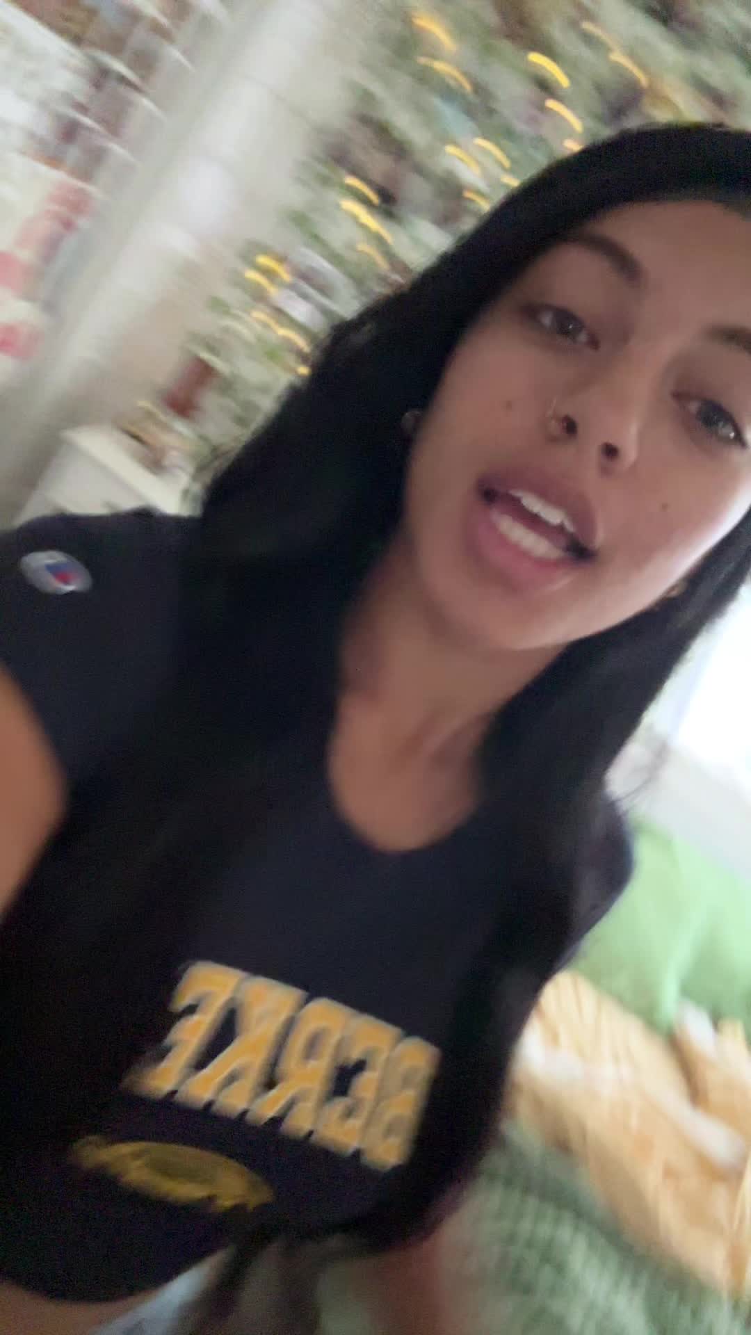 @thatholleygirl