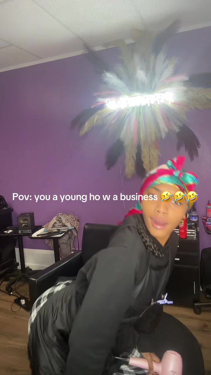 @Bombbae