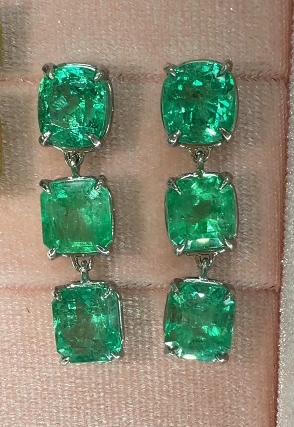 @JR Colombian Emerald