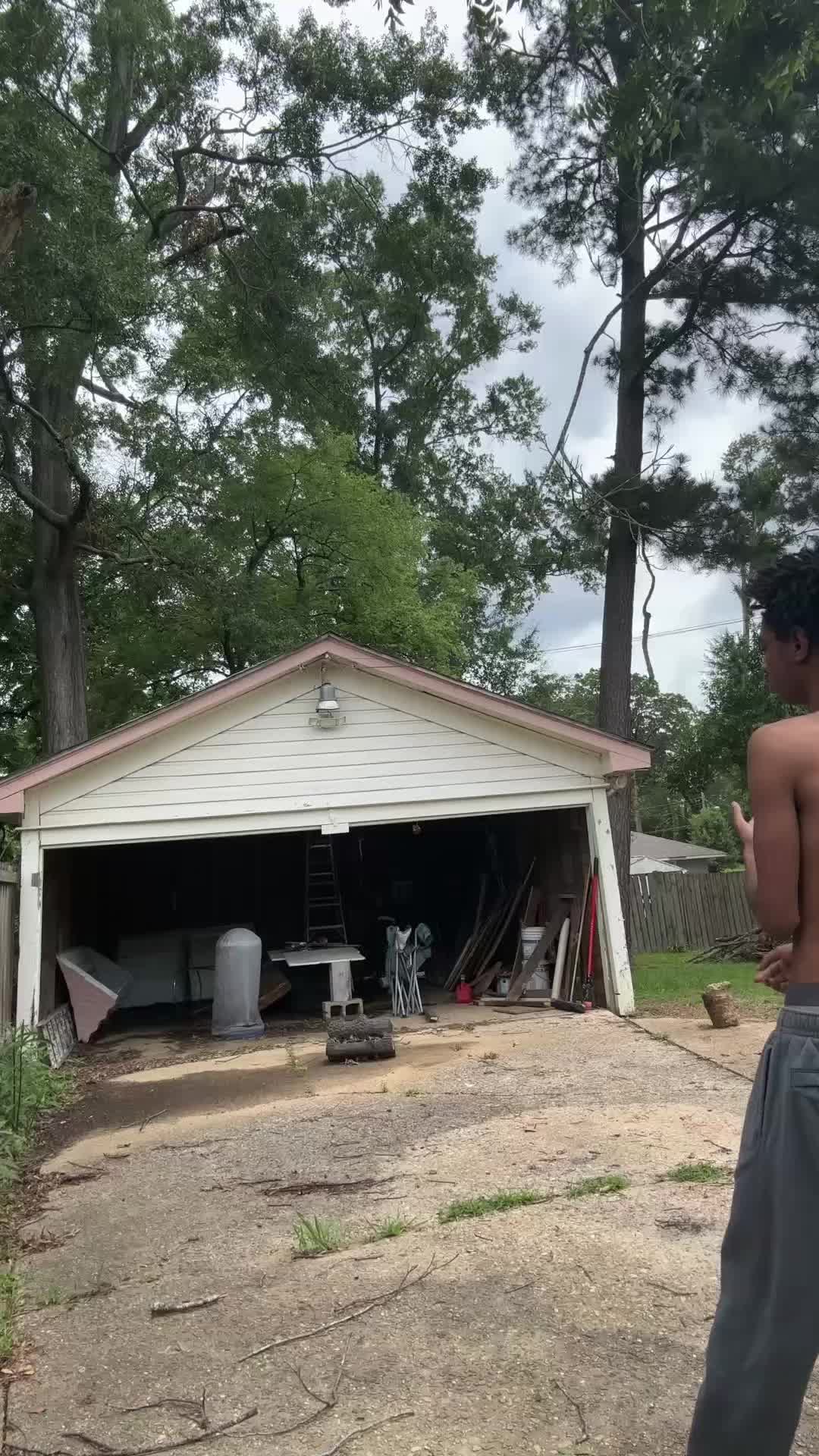@Aahmahri