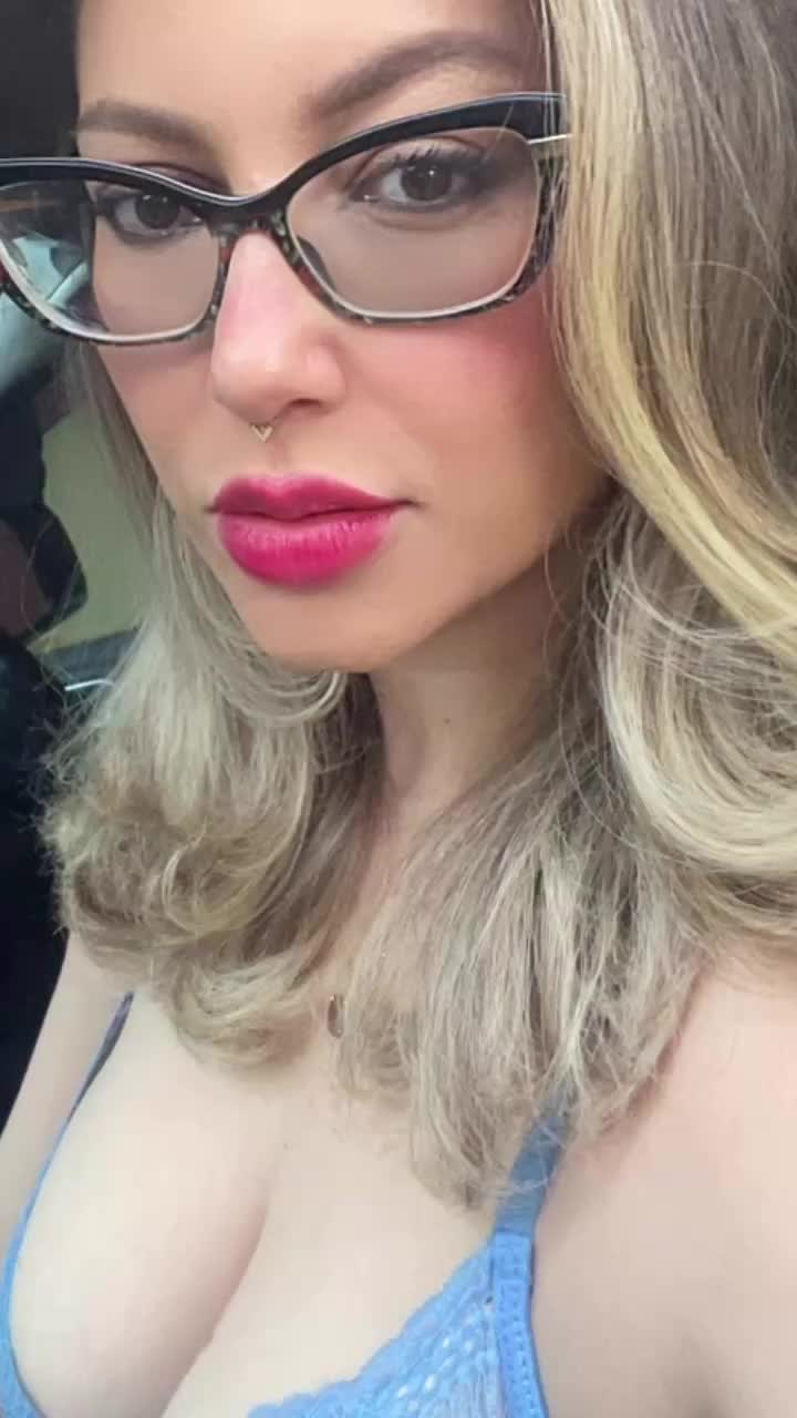 @karolmarimarr