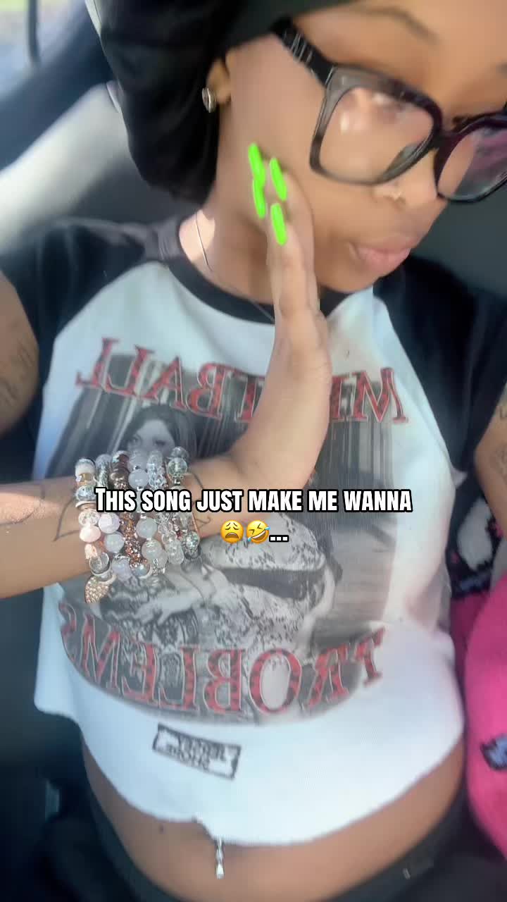 @_ms.h0lly_wood