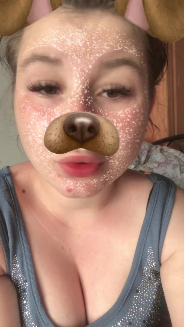@викусик🥰