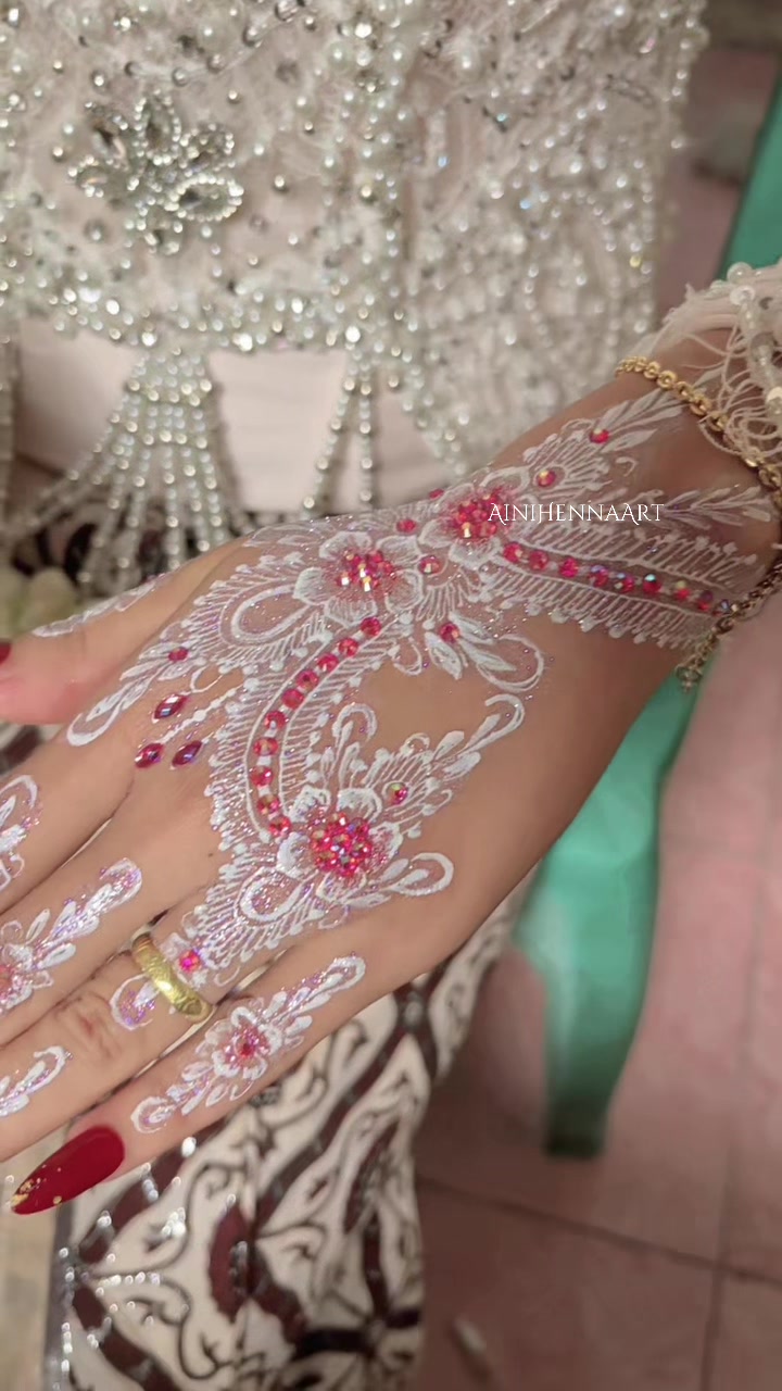 @Aini Henna