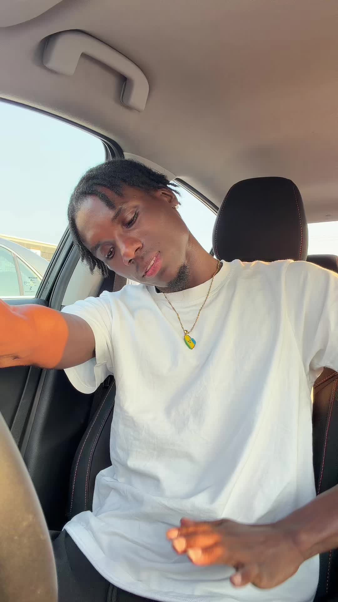 @Roy boogie 🇻🇨🇻🇨