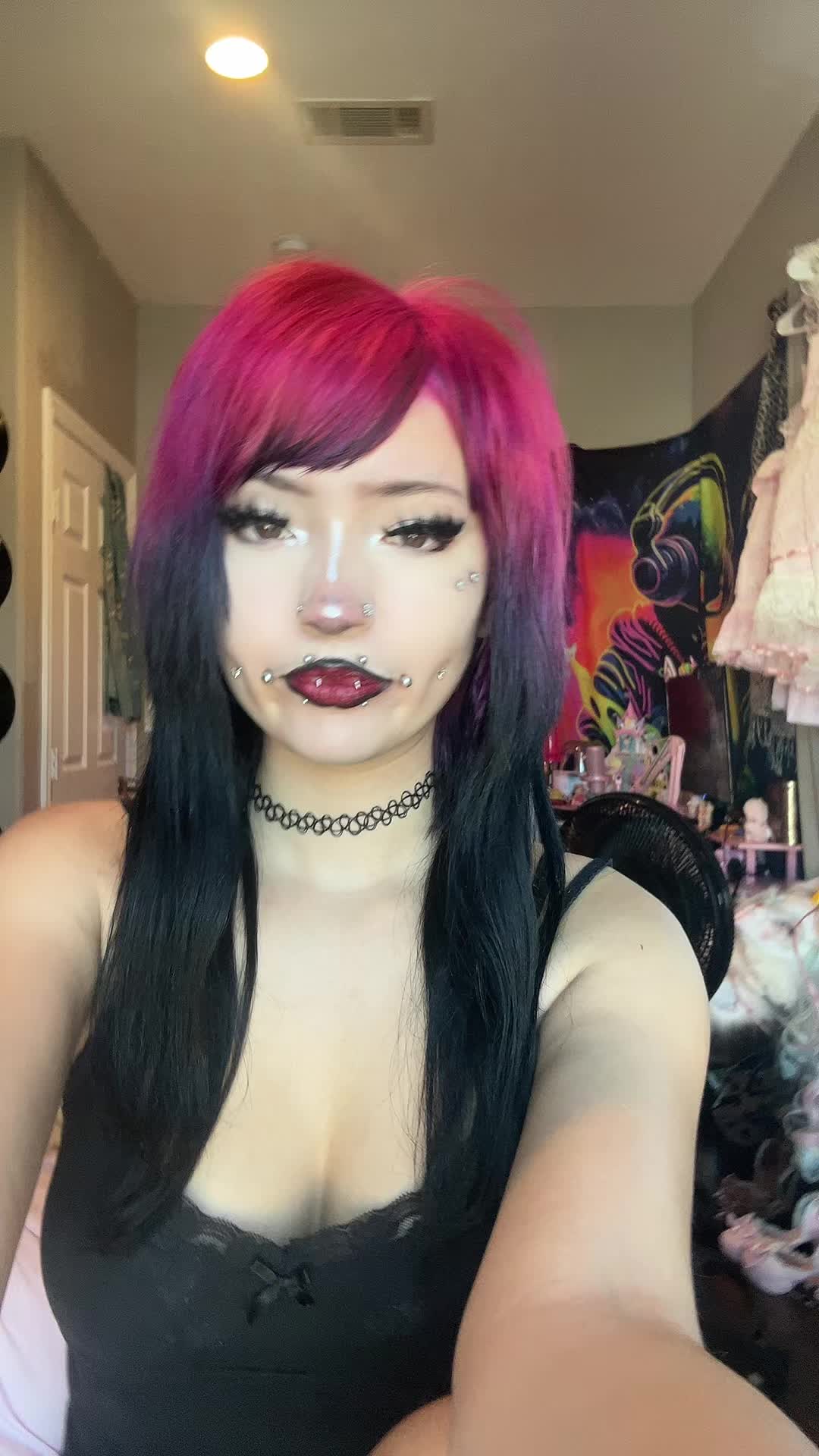 @twinkletoez28