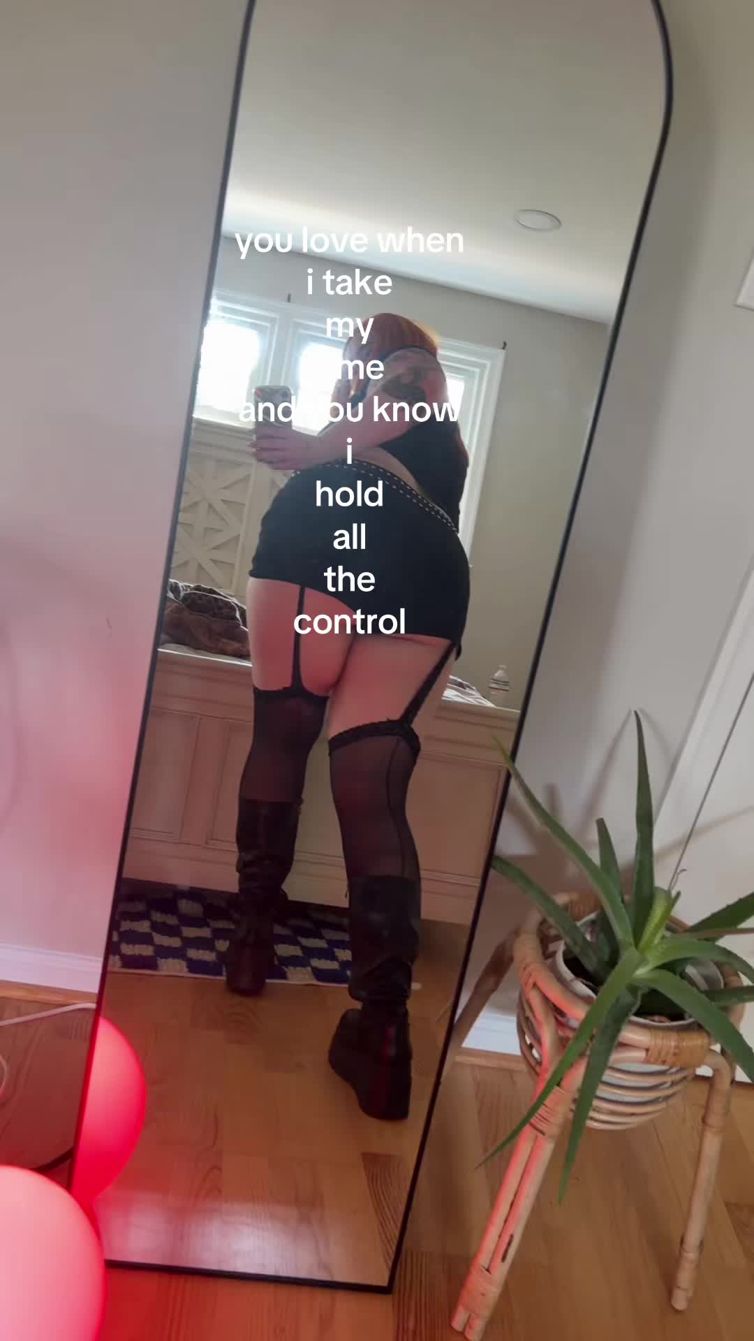 @gothgoddesssmia