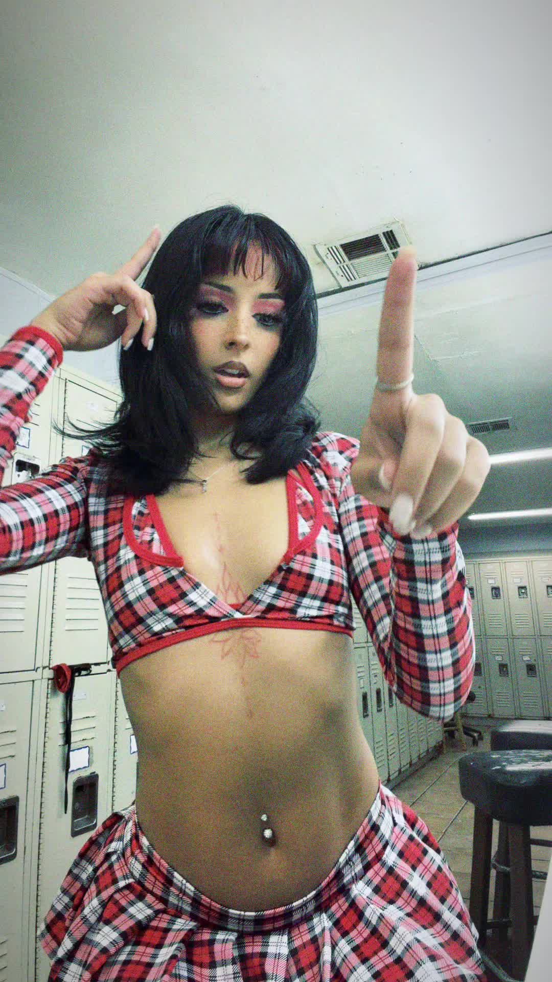 @shanaeslim