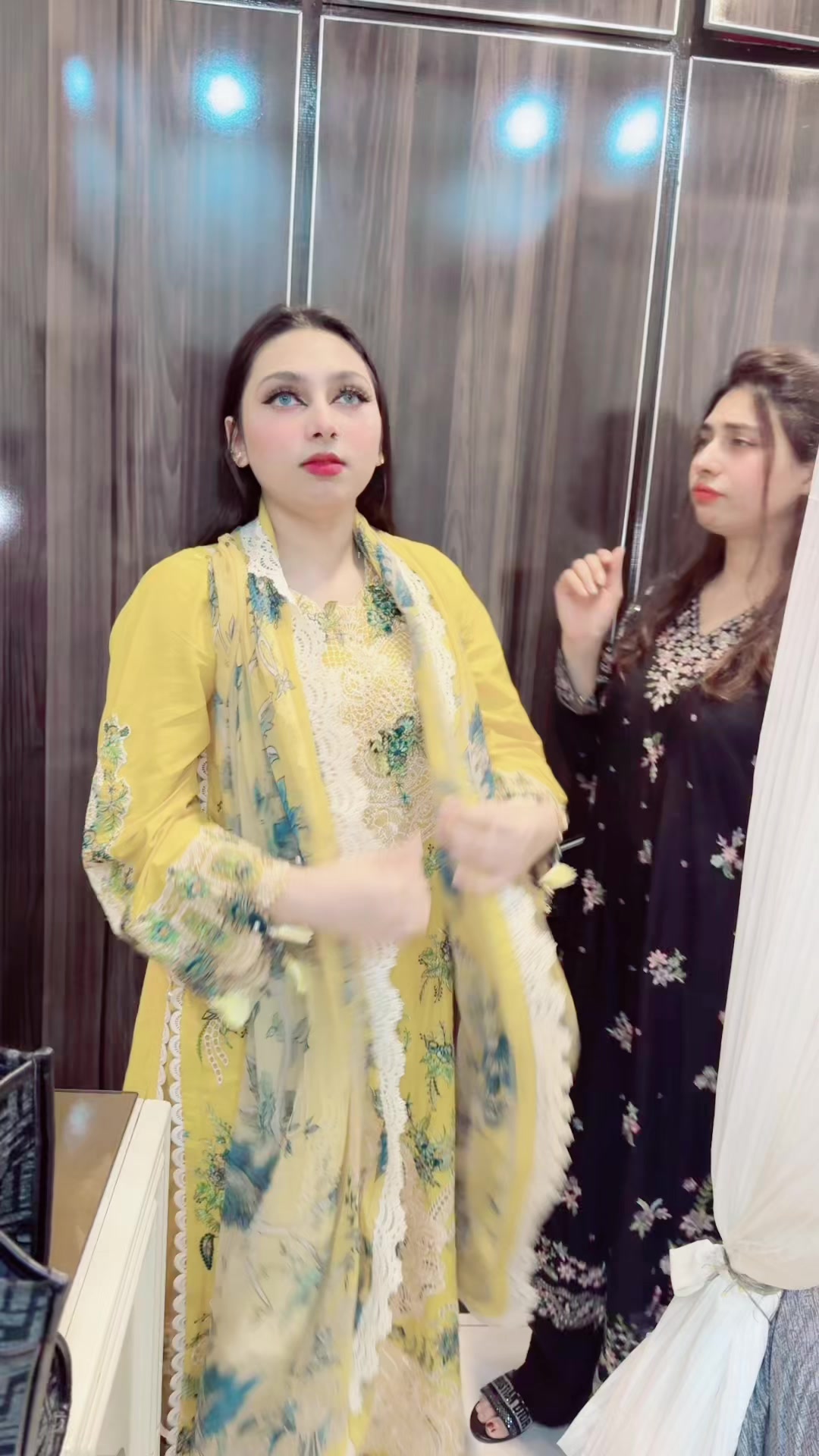 @🧚♀️Urooj pari🧚♀️