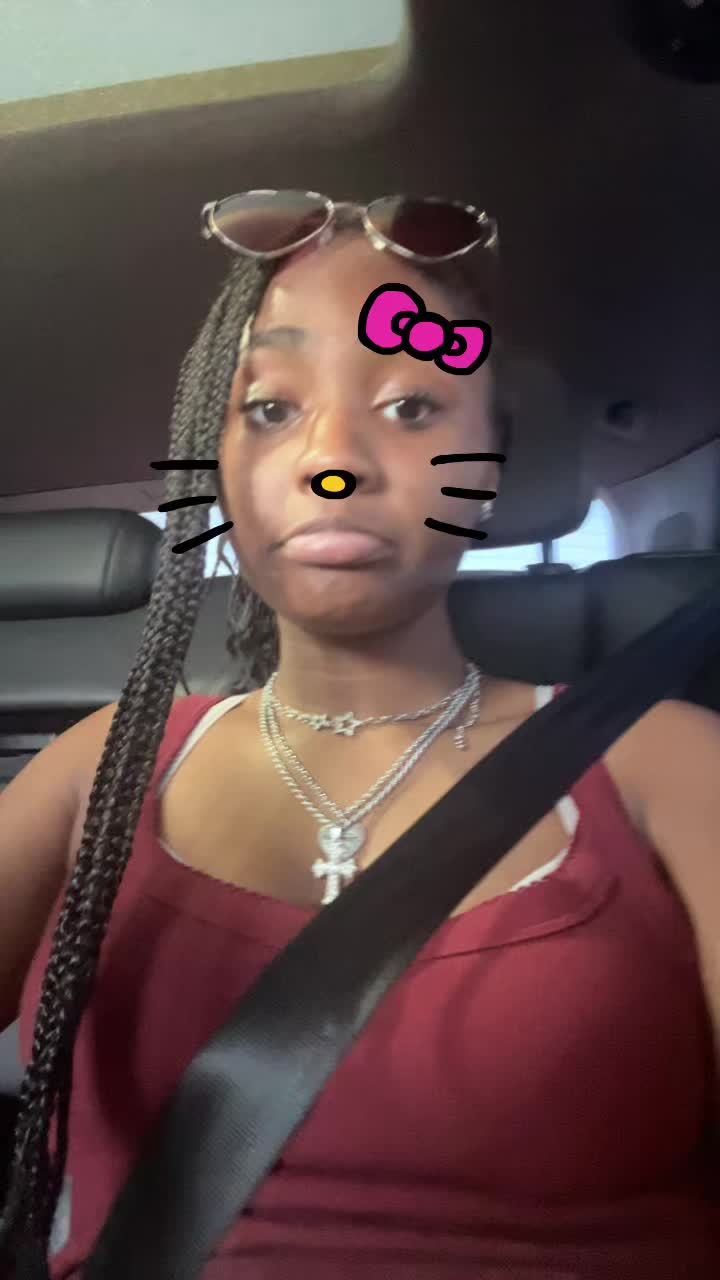@whatsanizzy