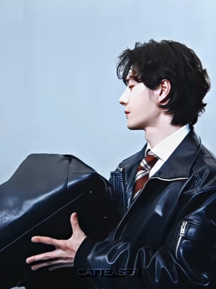 @𝑻𝑨𝑵𝑮 𝑶𝑯 王一博•𝒀𝑰𝑩𝑶𝟖𝟓