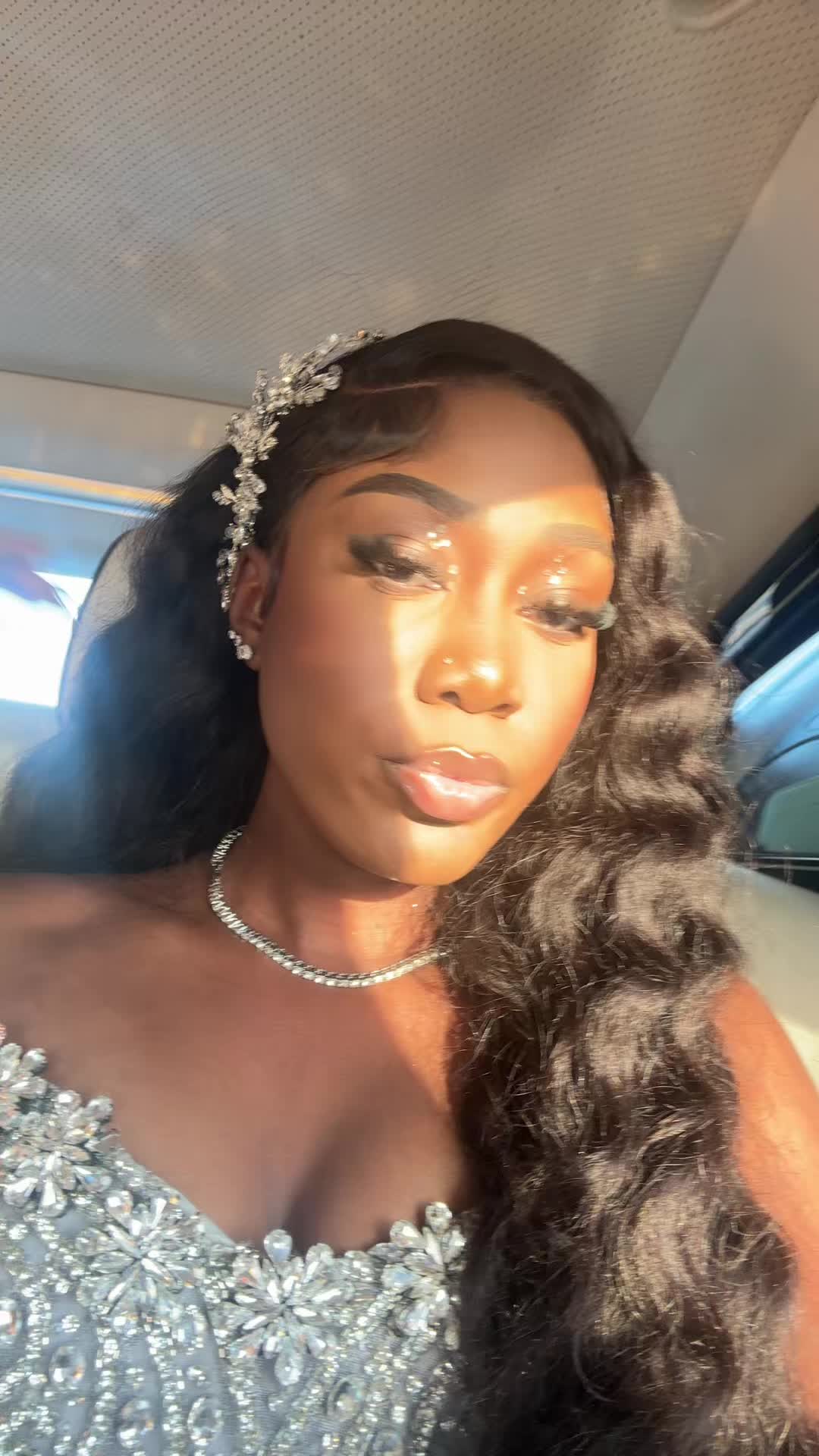 @👸🏾
