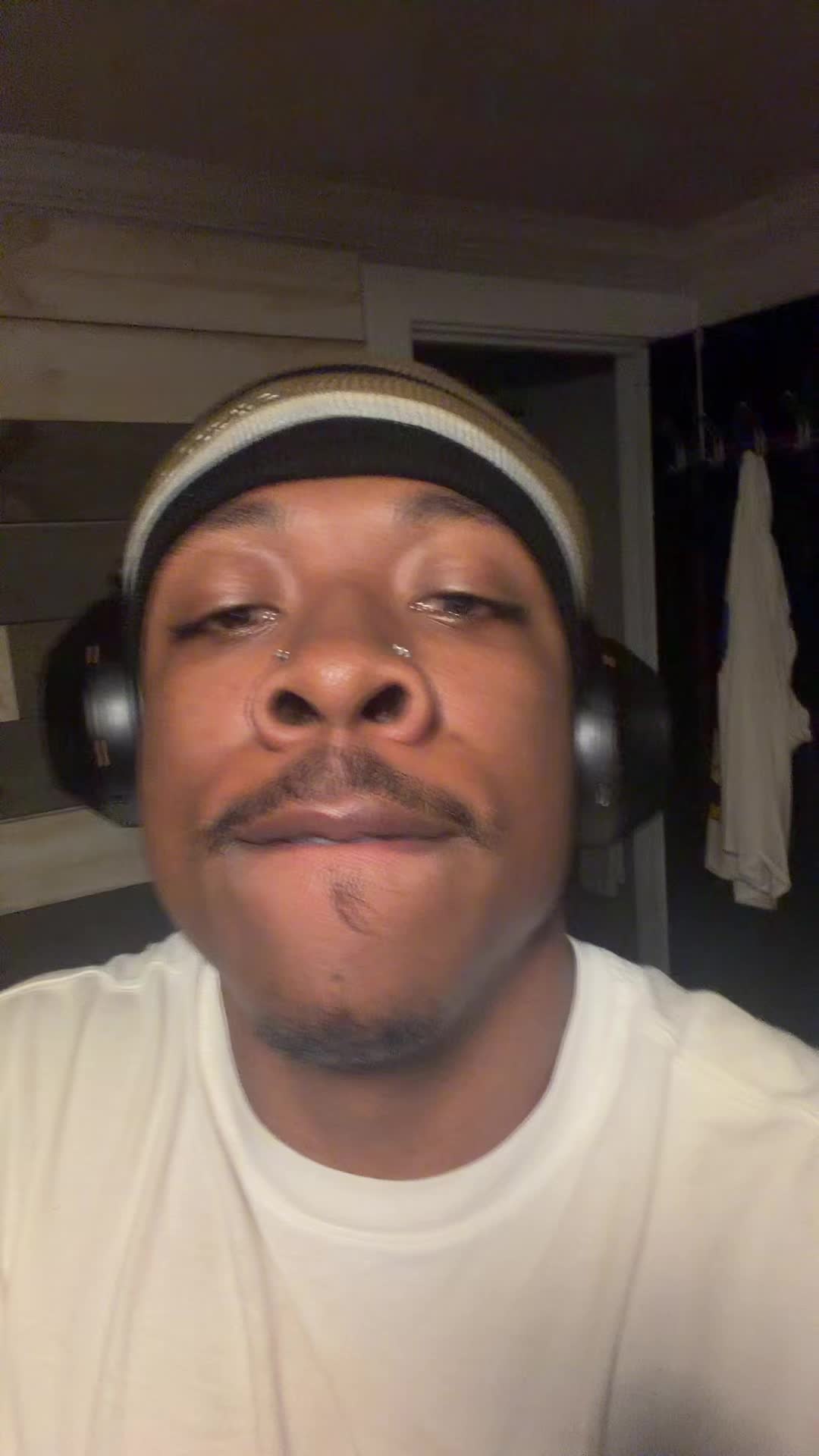@AIRRONIE