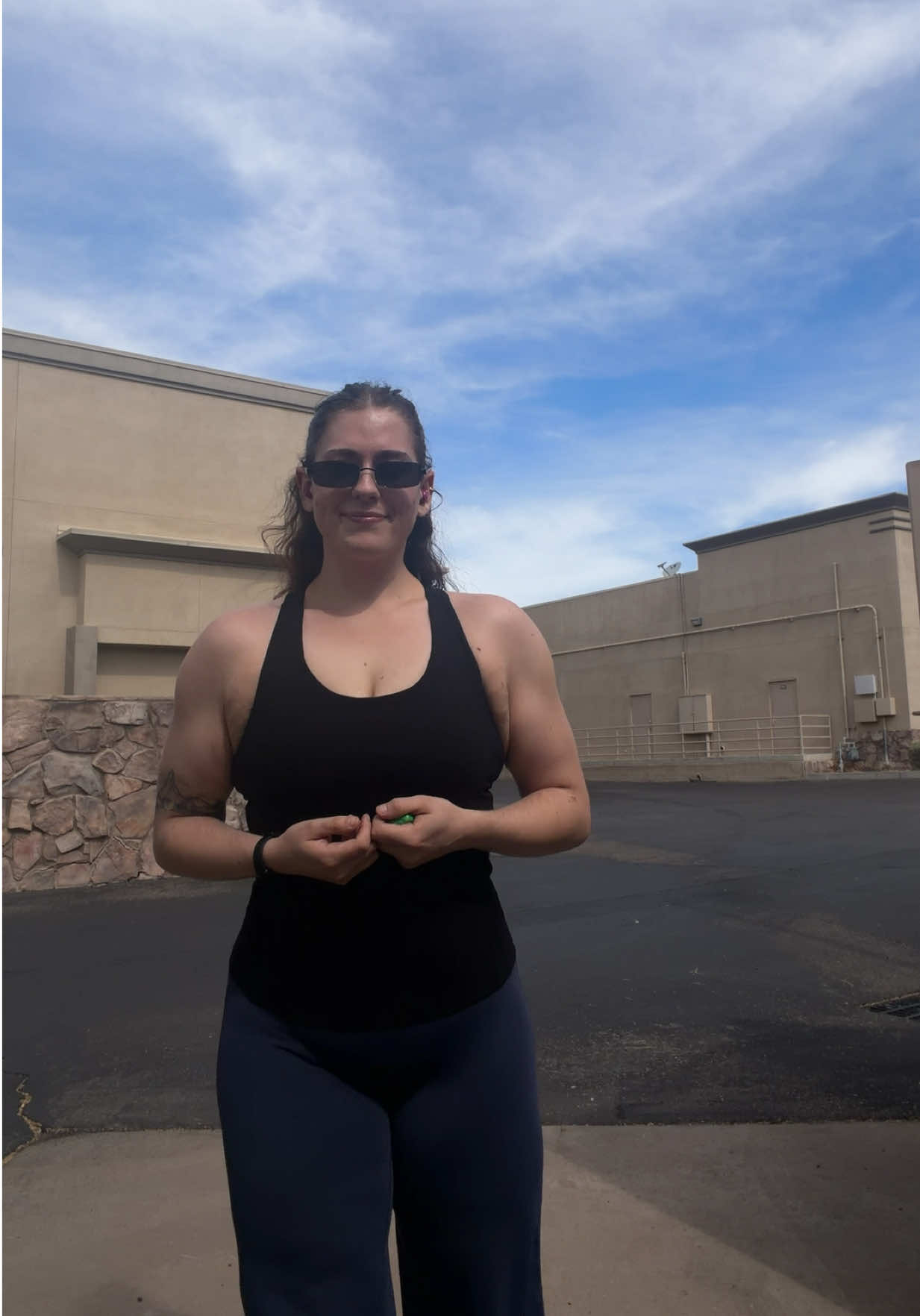 @Meganlifts.az