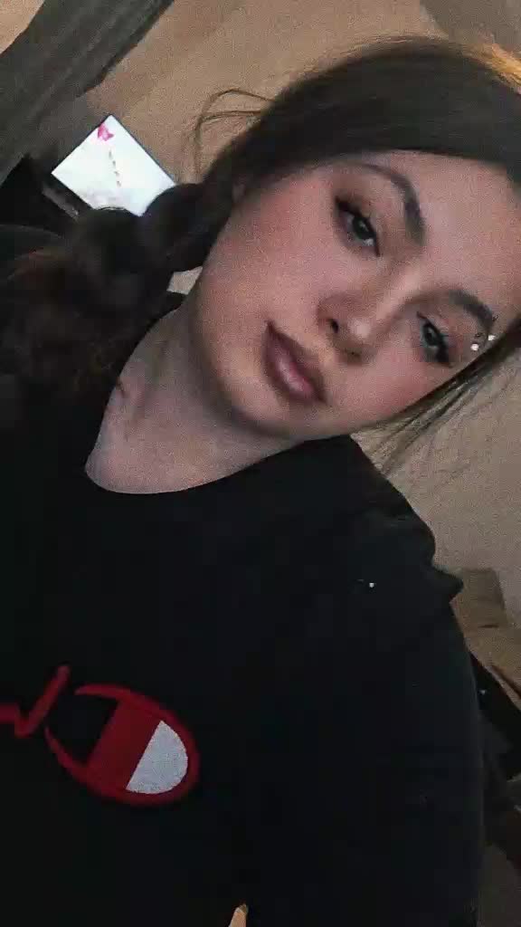 @𝒩𝒾𝓀𝓀𝒾❦