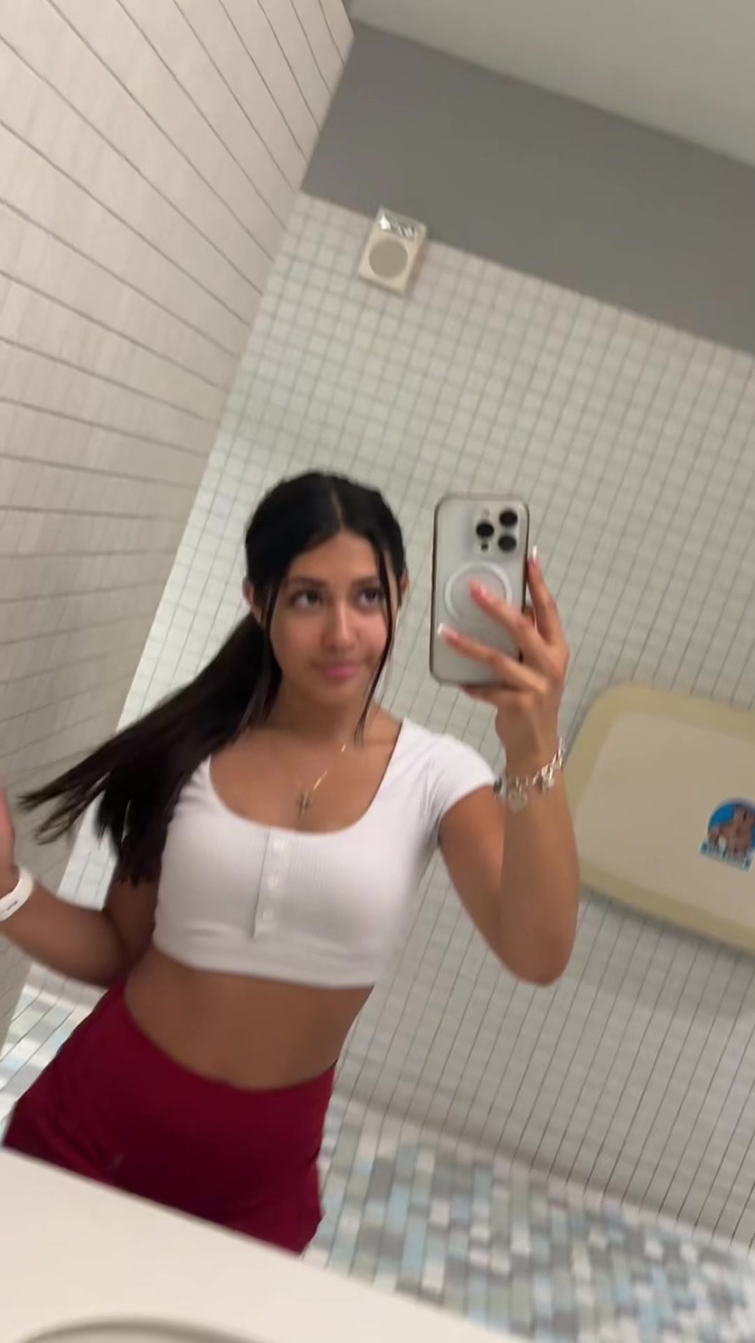 @⊱✿⊰