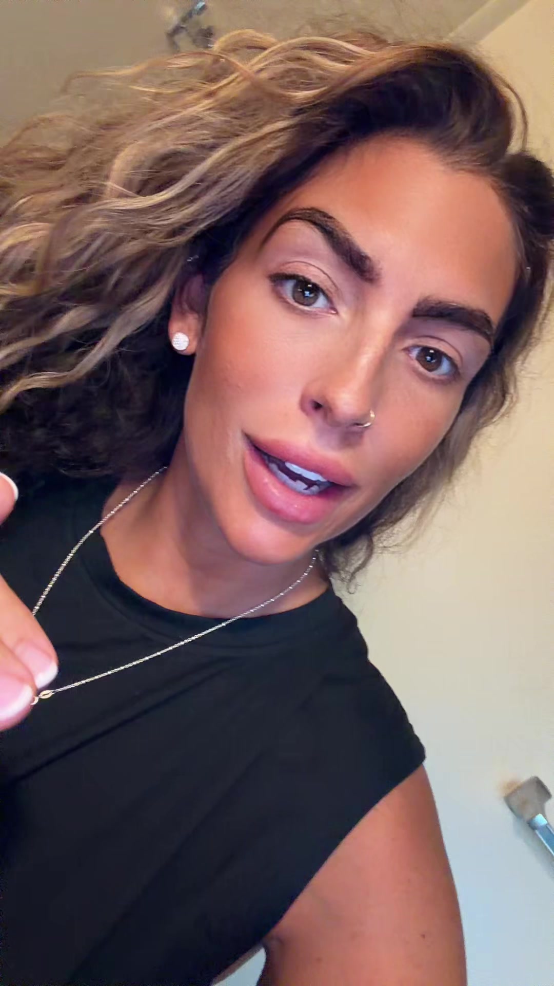 @HottmessCrystalOfficial1