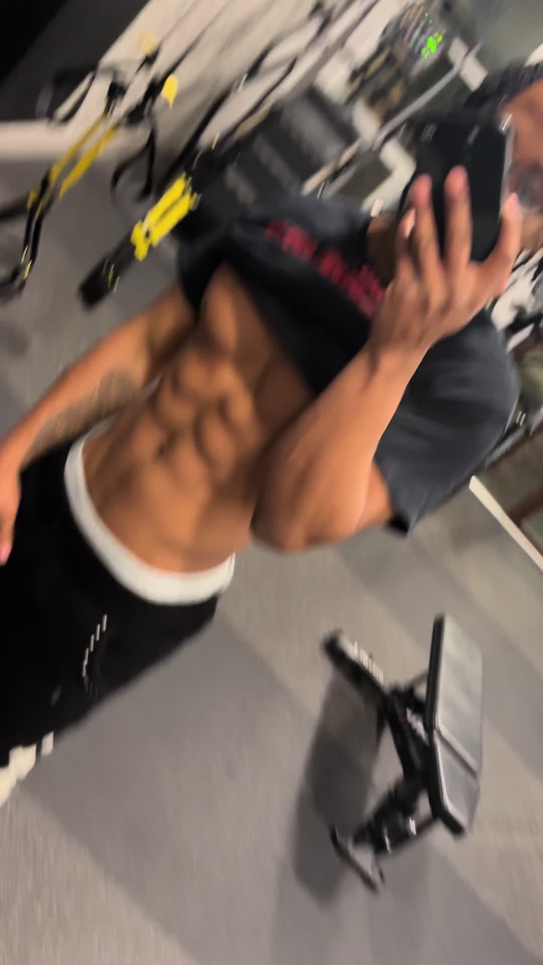 @Izzliftss