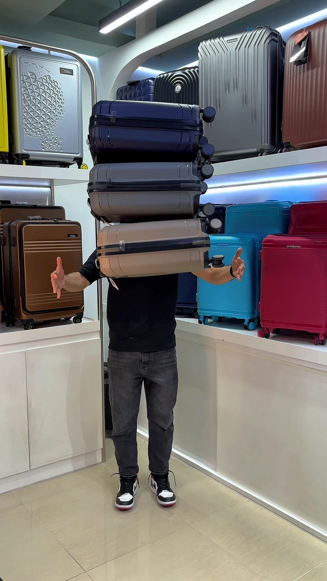 @Mr luggage