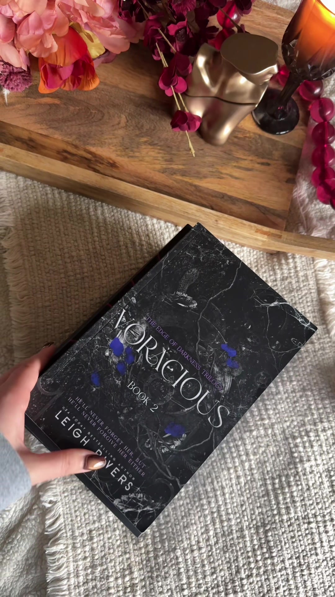 @Gabs 🕯️📖