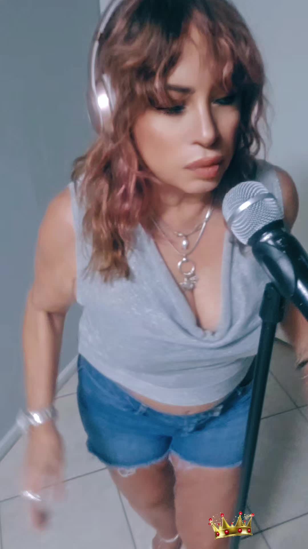 @Queen