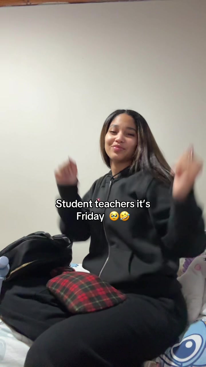 @momofebs