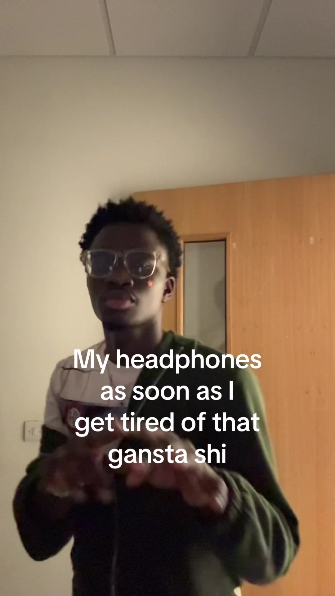 @🐚