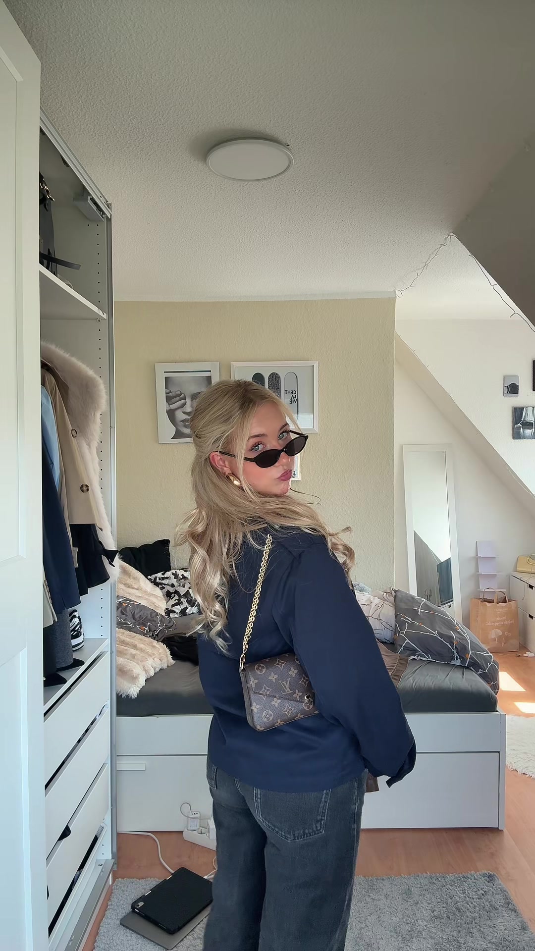 @v