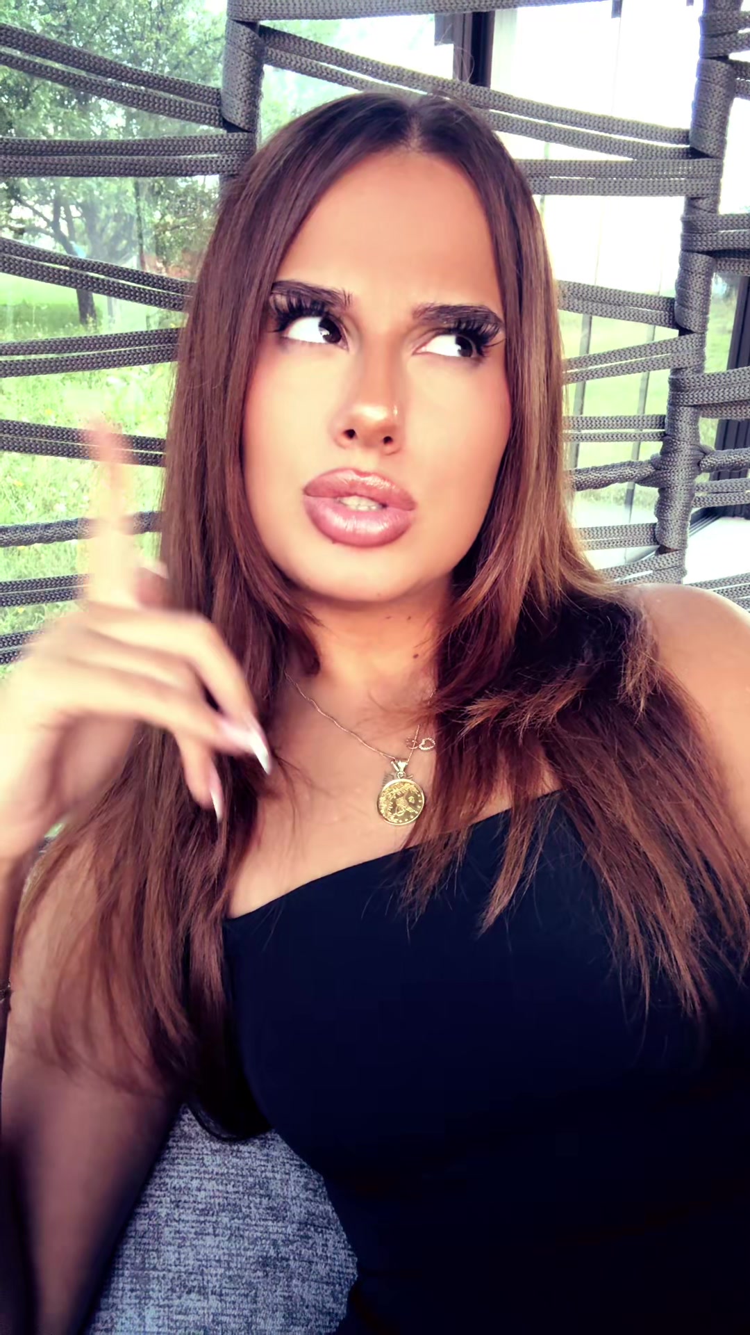 @xoxonita