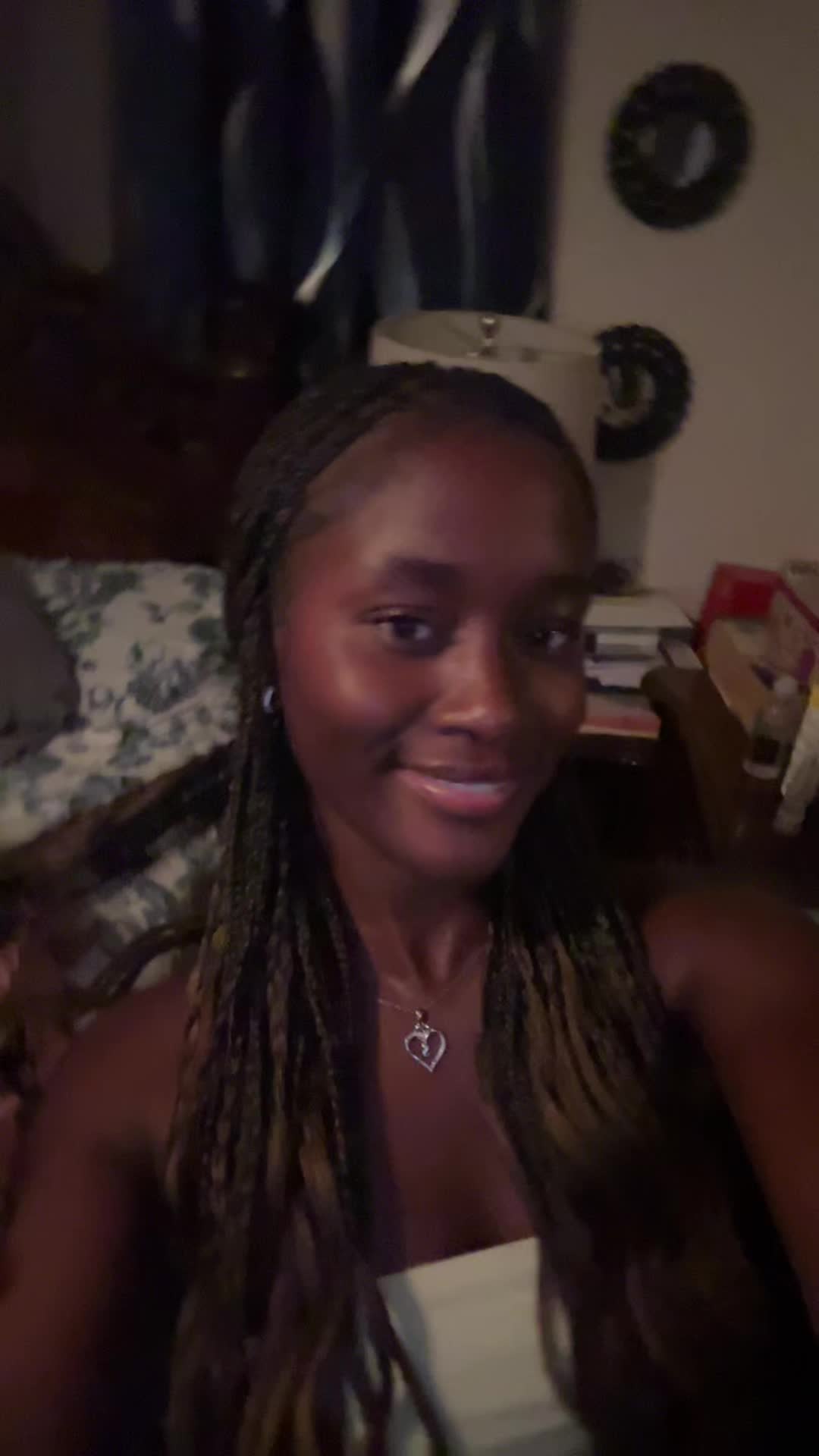 @whosshiyannah
