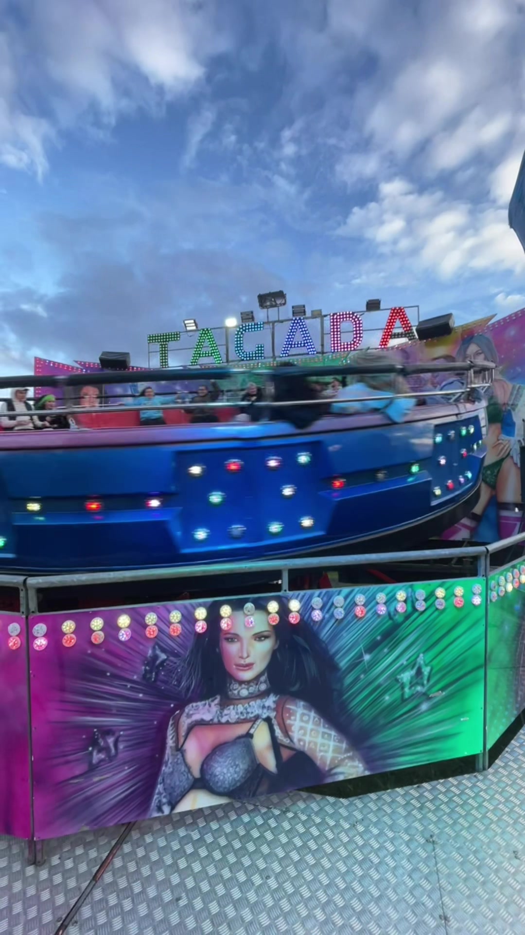 @Daniel 🎠🎡