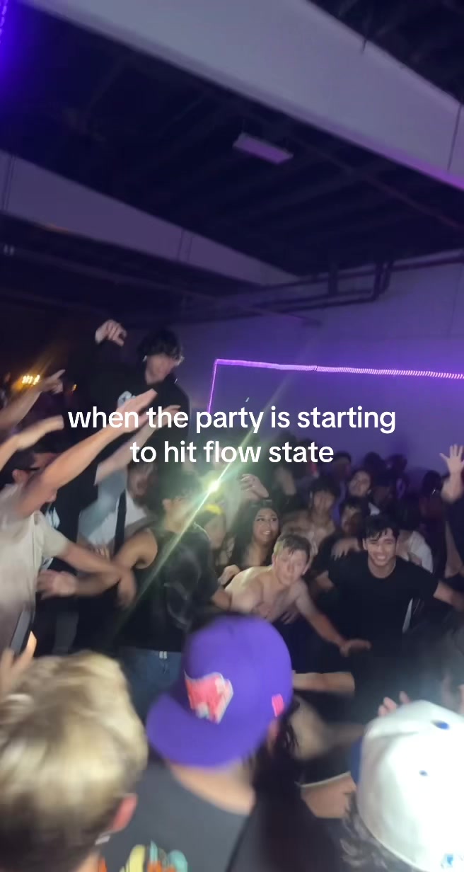 @Hotshots & thots🥂