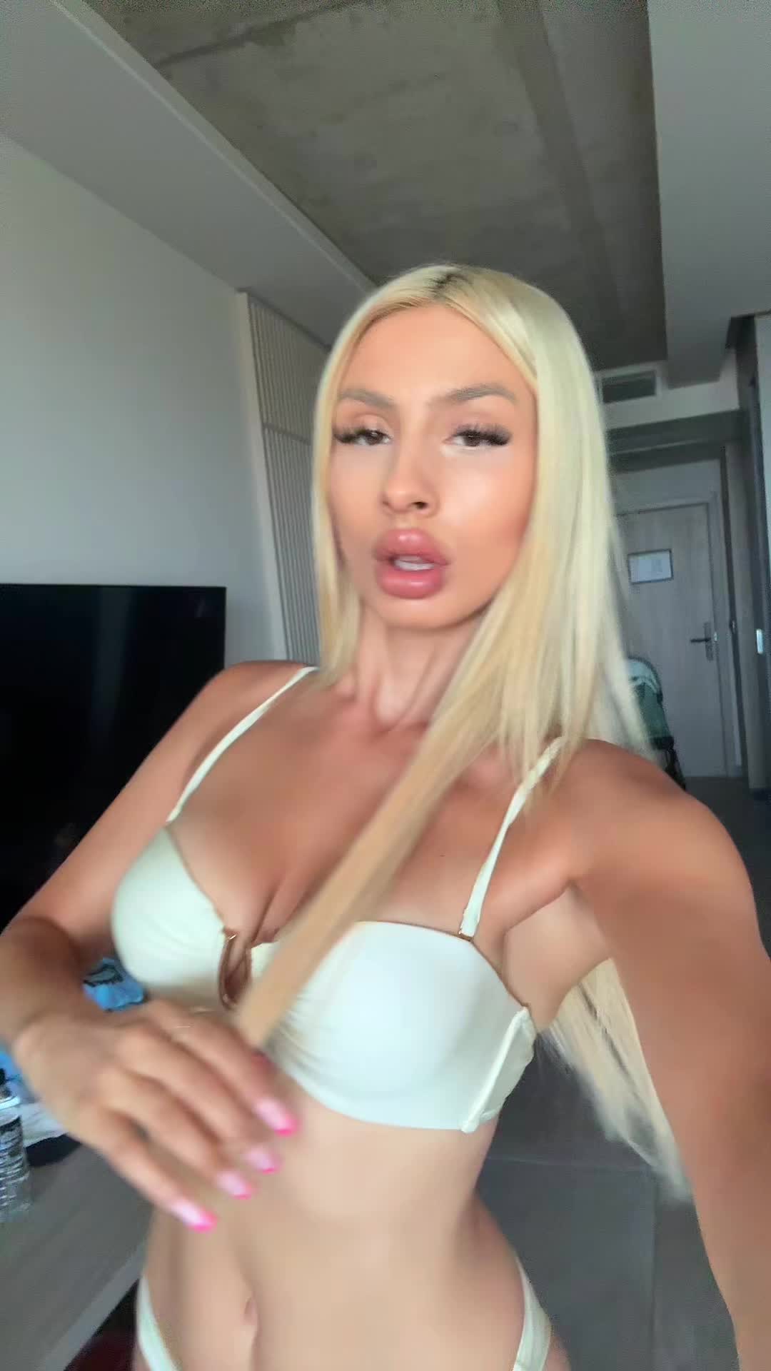 @Vazzzle