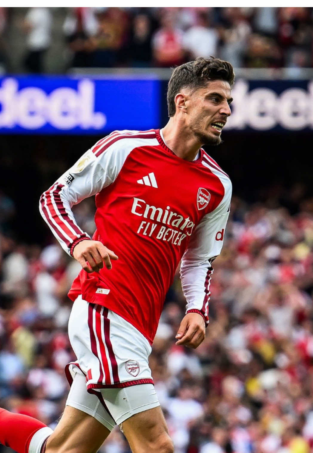 @footywithahoodie