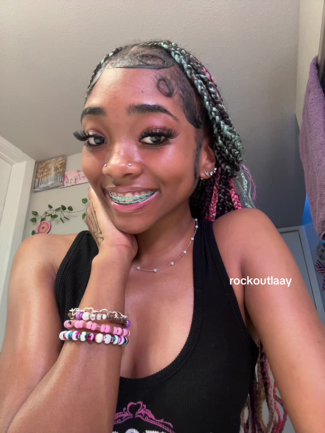 @rockoutlaay