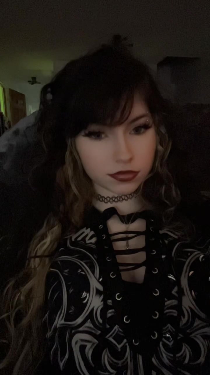 @Mae🦇