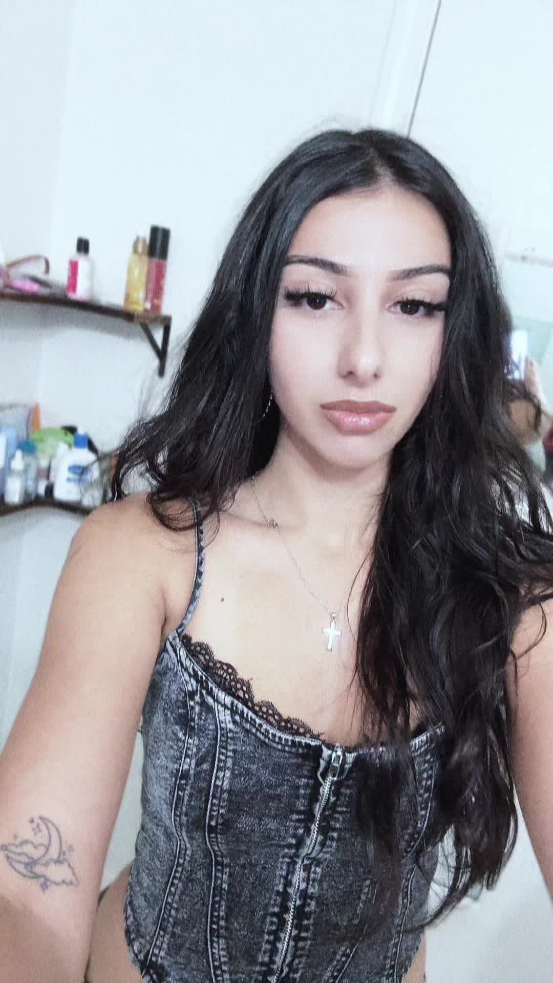 @nadia 🇮🇳🇷🇴