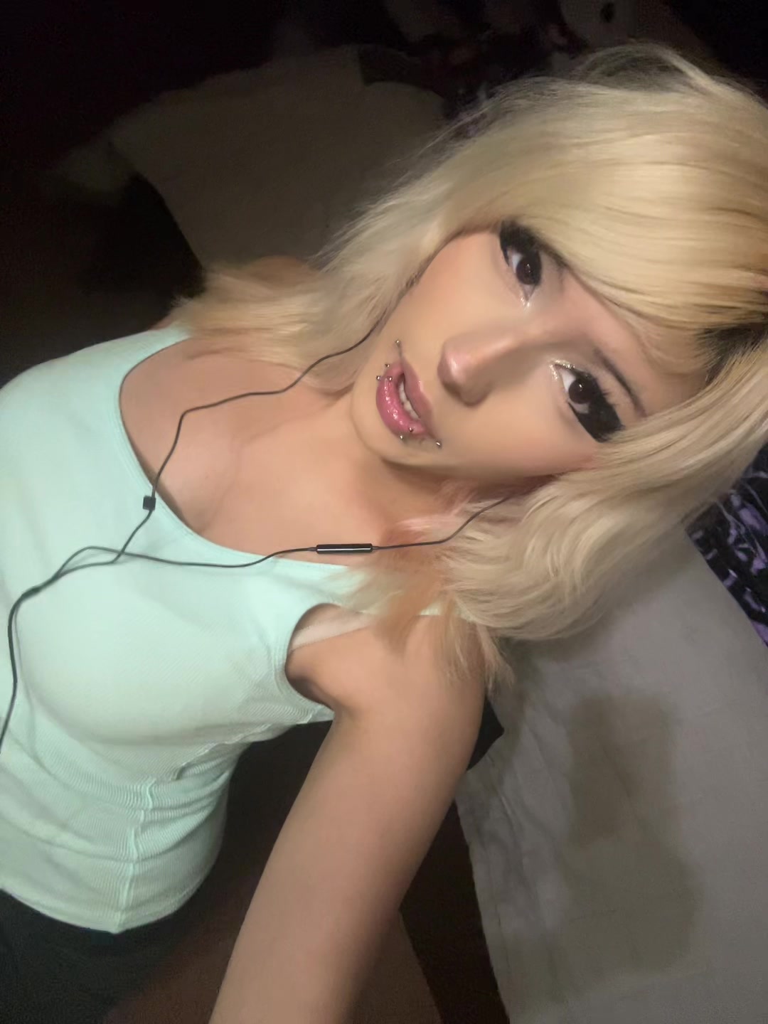 @🍎