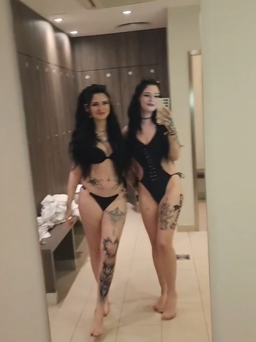 @Scene.twins