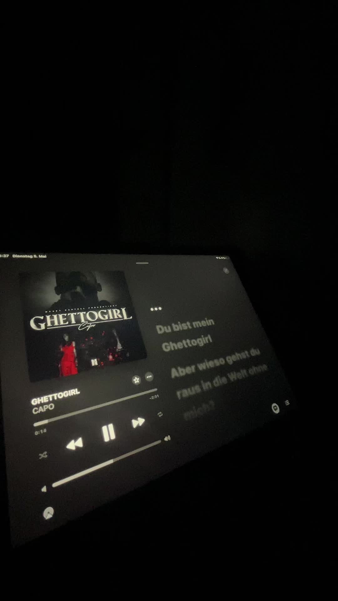 @Applemusik_Lyrics.