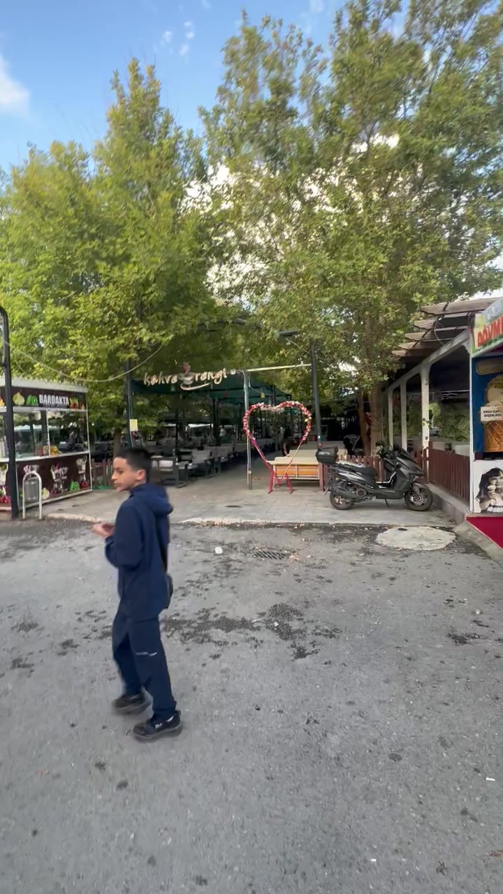 @&Ouml;zkan-68Aksry