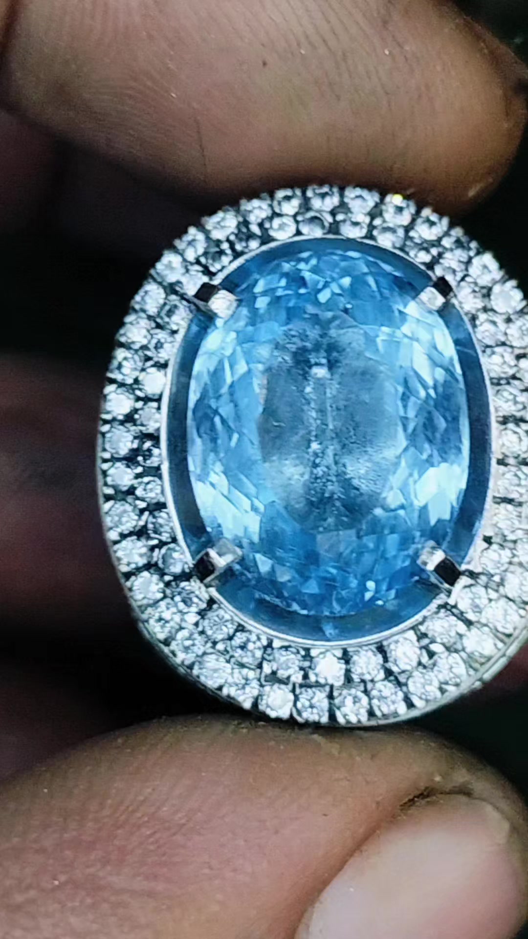 @uzzy gemstone