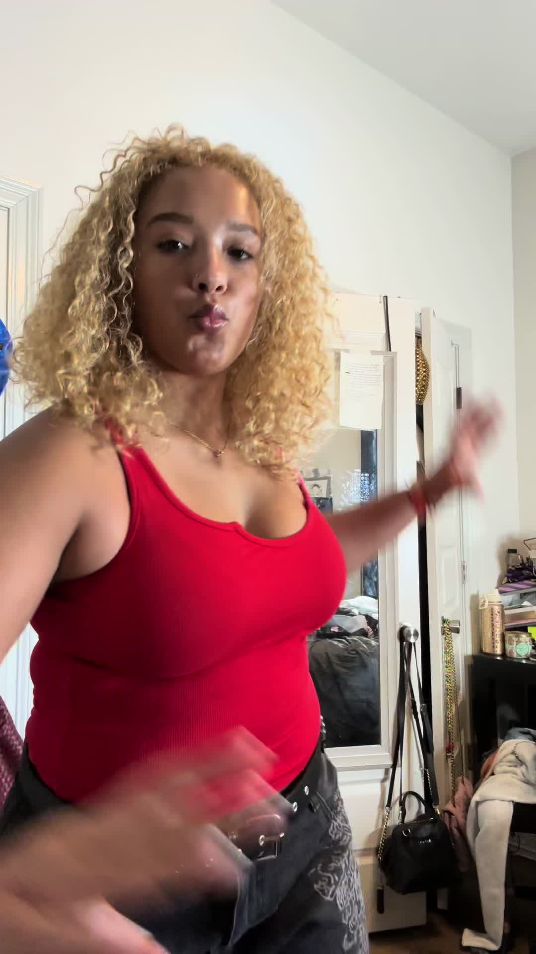 @Nikki