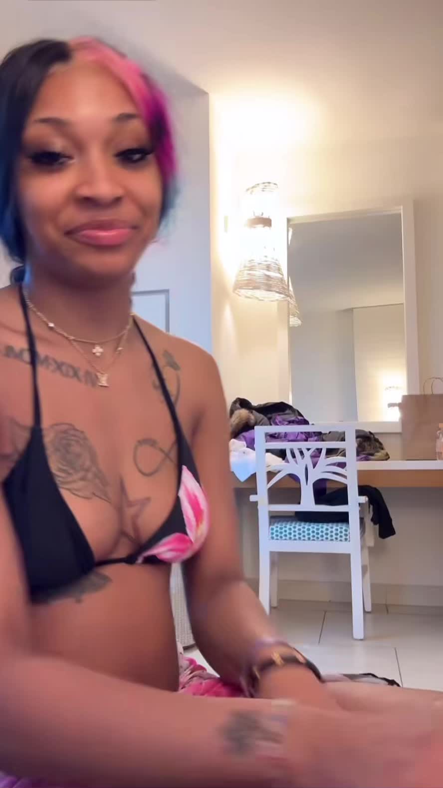 @UniversalGossip